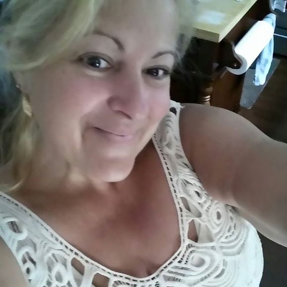 Meet your Posher, Pamela - Picture 1 of 1